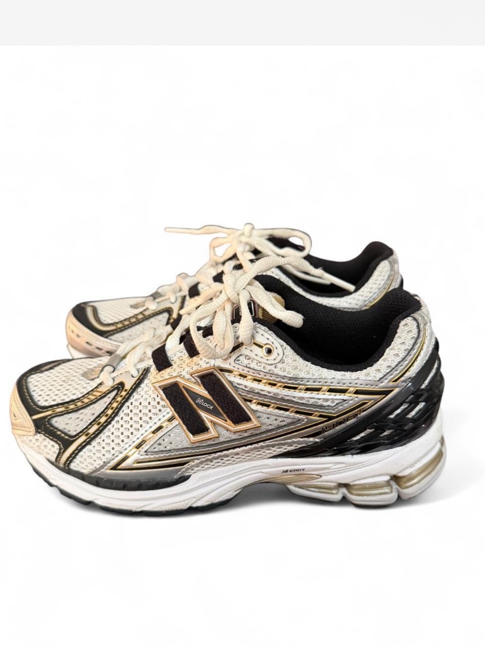 Women’s New Balance 1906R | Metallic Silver with Metallic Gold